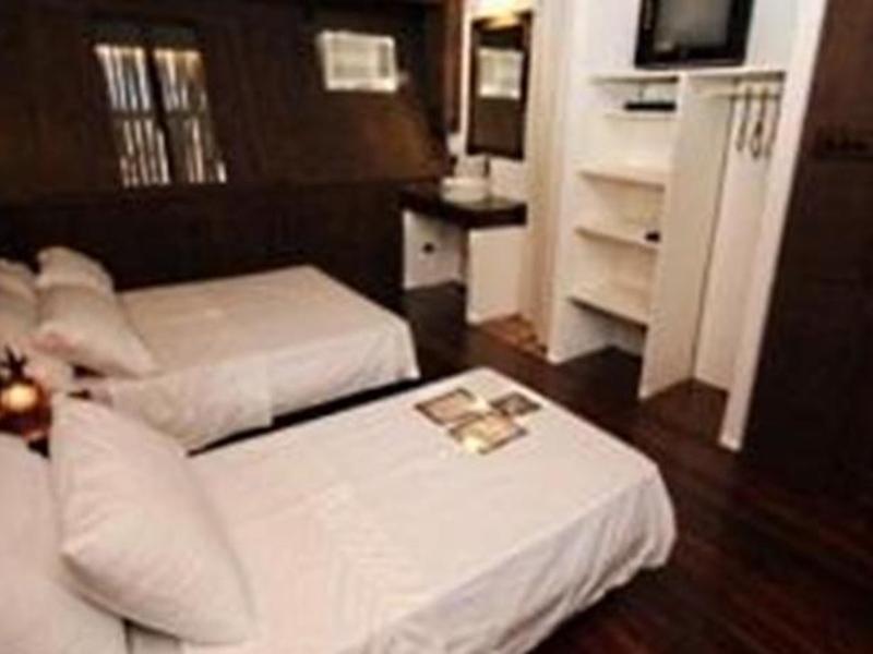 Hotel Boracay Peninsula 3*