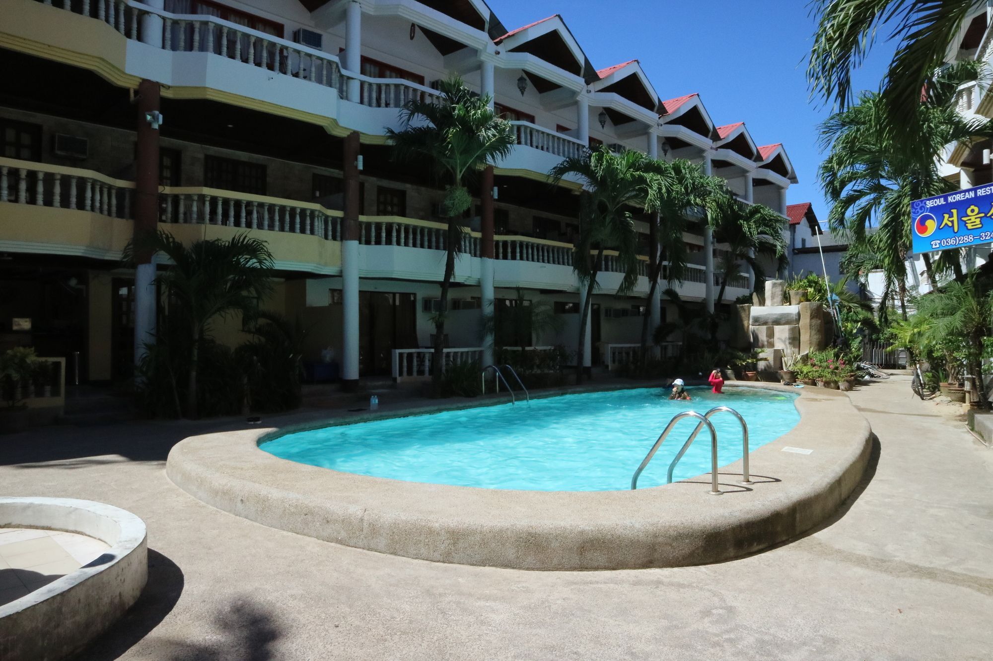 Hotel Boracay Peninsula
